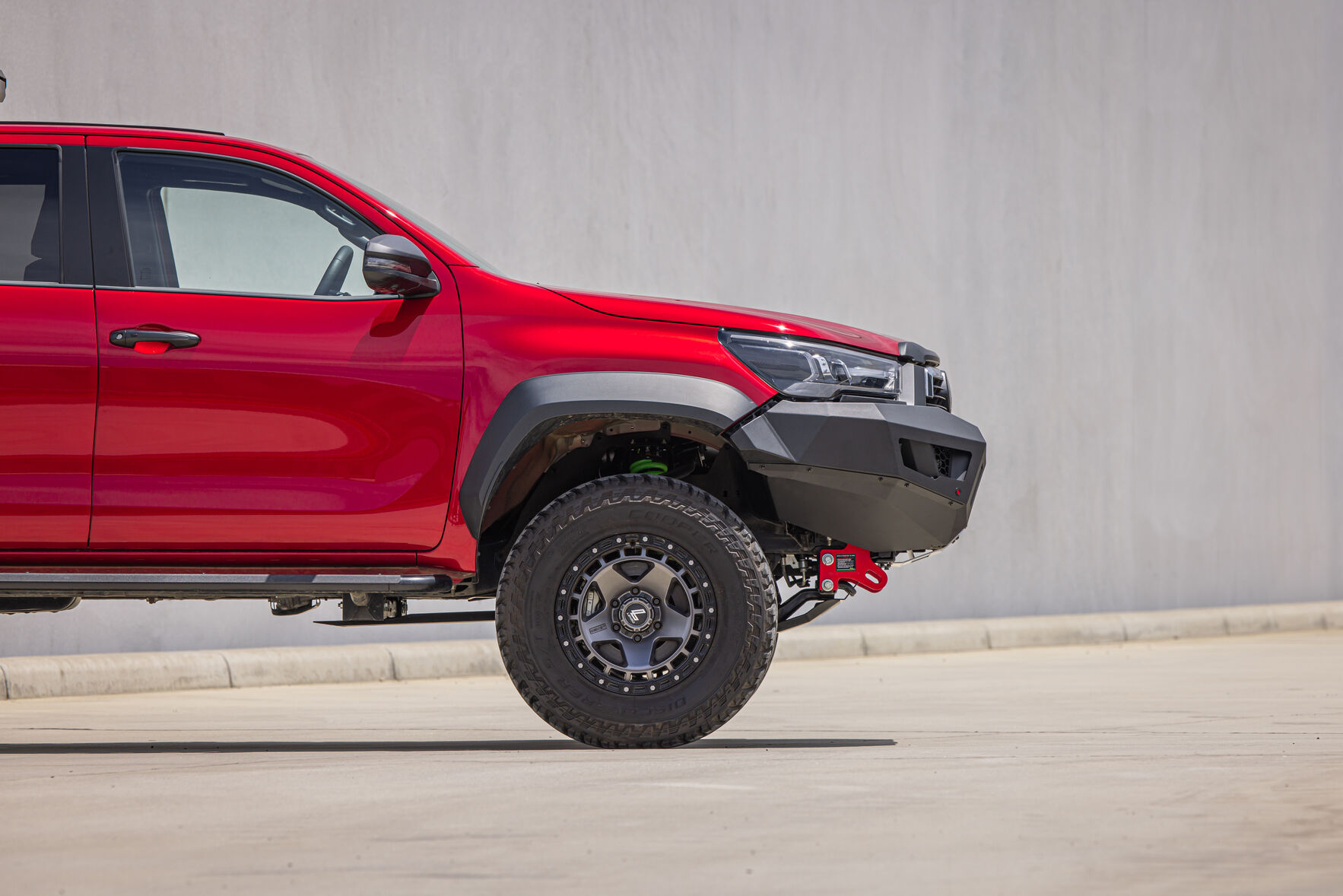 HILUX ROGUE 2023+ RAID BULL BAR