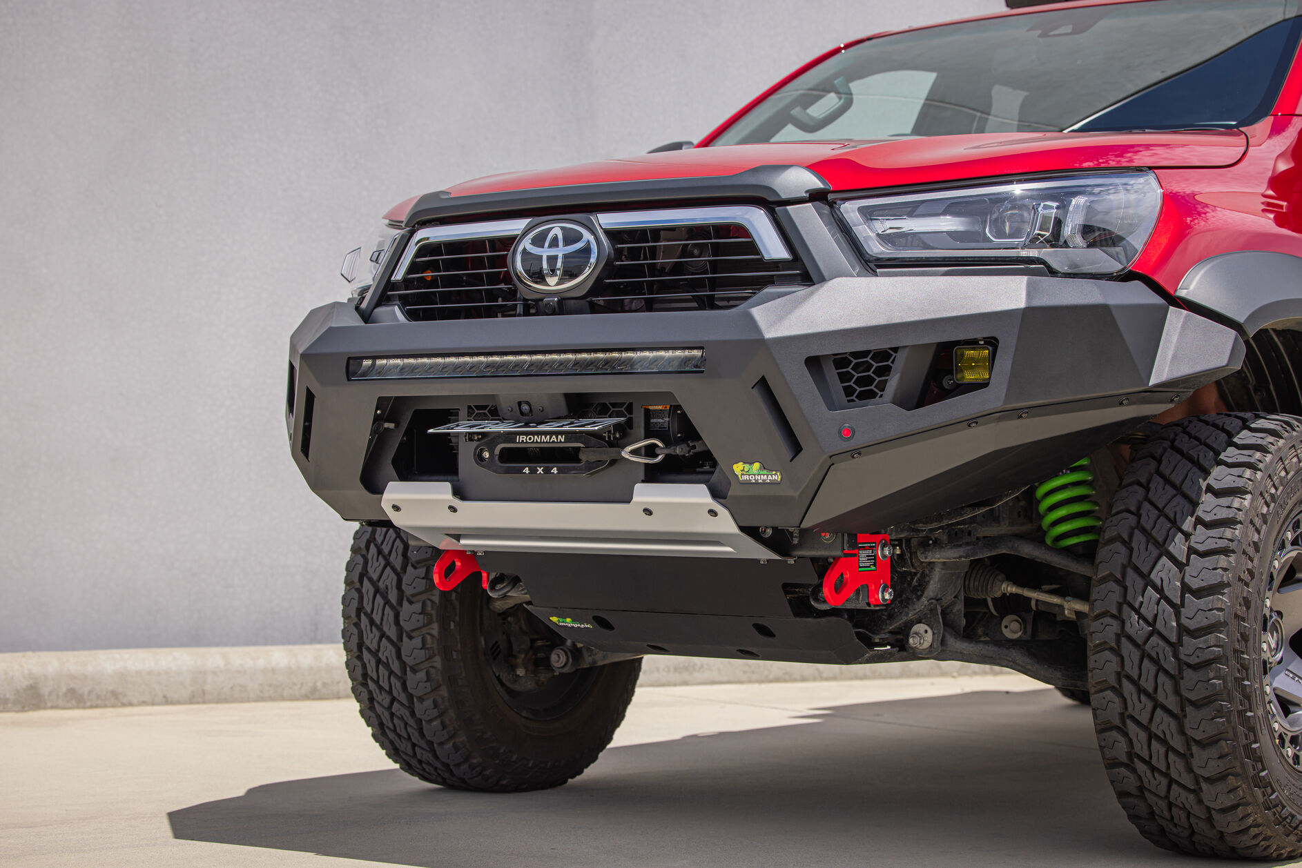 HILUX ROGUE 2023+ RAID BULL BAR