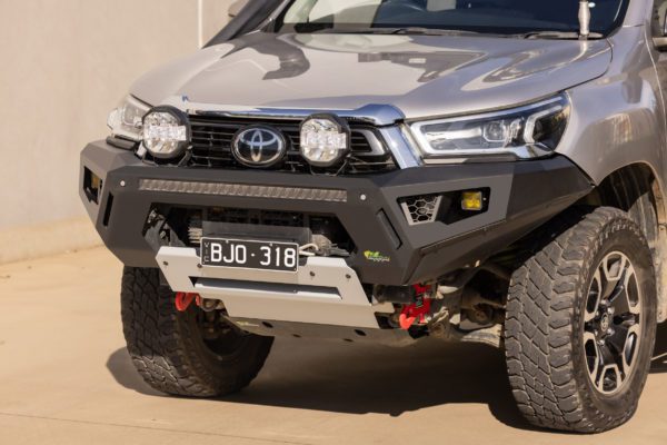 Hilux 2020+ RAID BULL BAR
