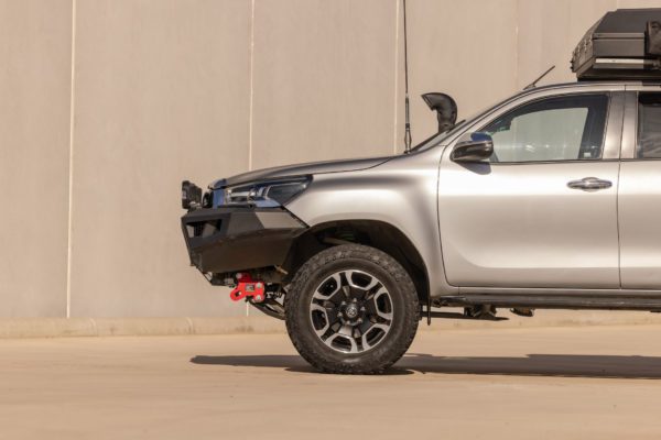 Hilux 2020+ RAID BULL BAR