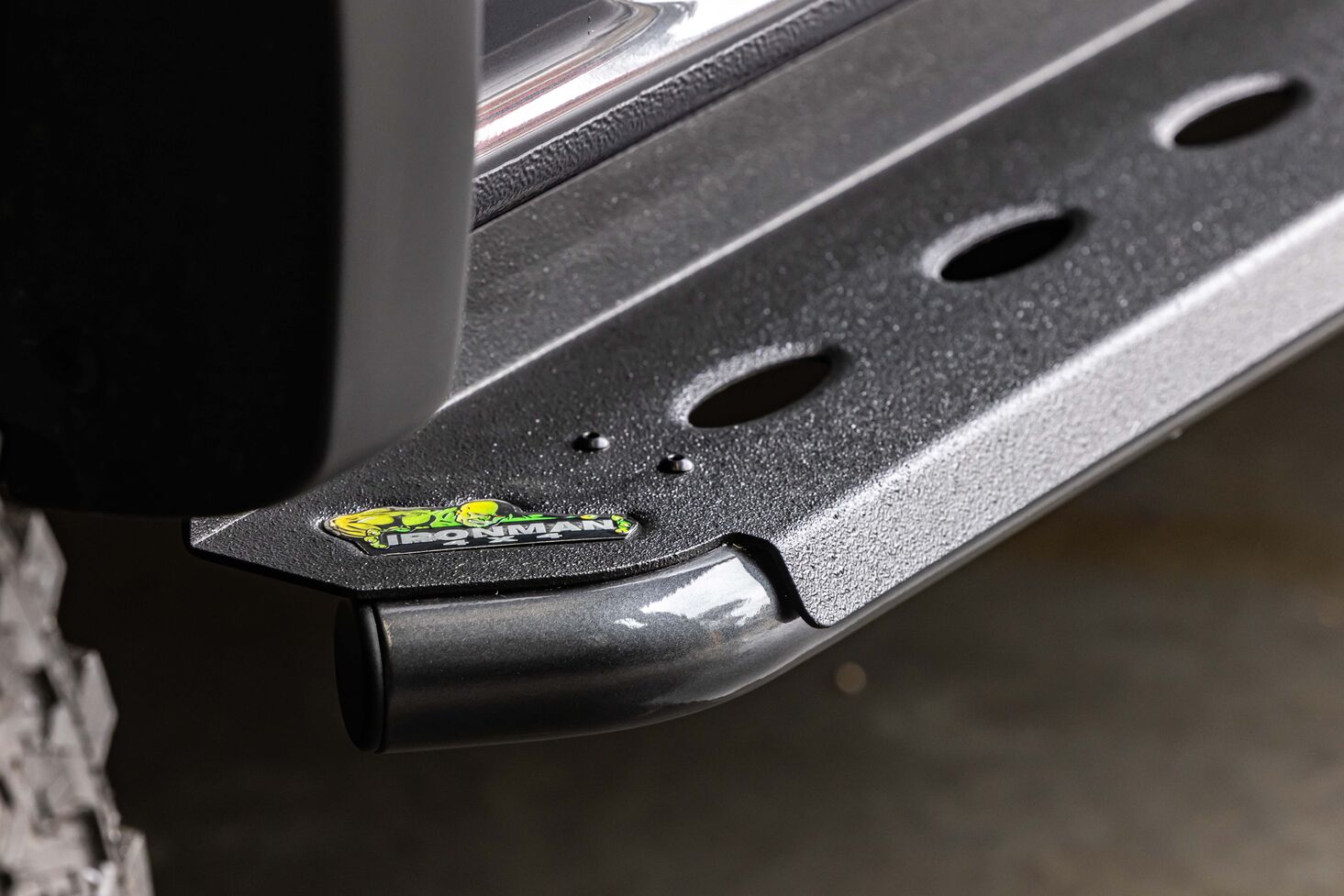 FORD EVEREST 2022+ STEEL SIDE STEPS