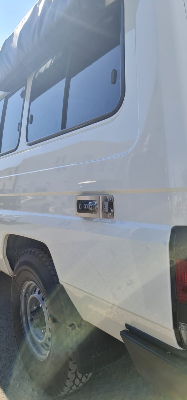 LC70 SERIES UTILITY BRACKET