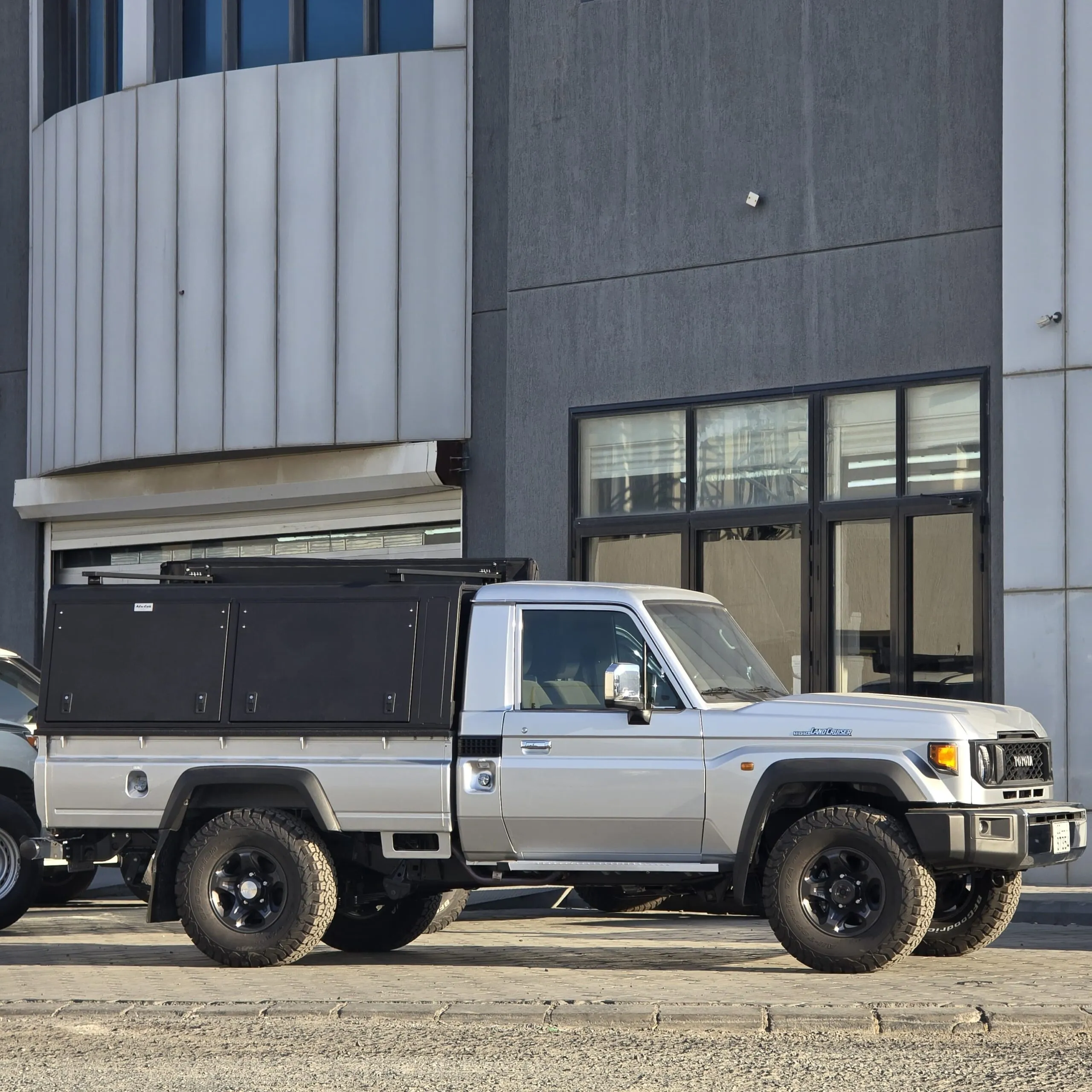 LC79 SINGLE CAB CANOPY