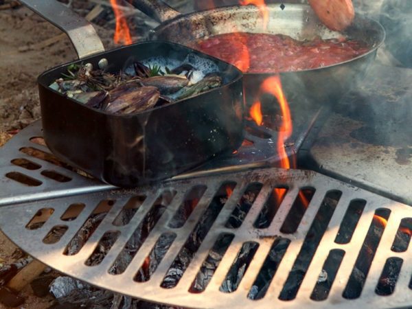 SPARE TIRE MOUNT BRAAI/BBQ GRATE – BY FRONT RUNNER