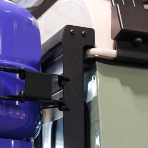 LAND ROVER DEFENDER 90/110 SINGLE GAS BOTTLE BRACKET – BY FRONT RUNNER