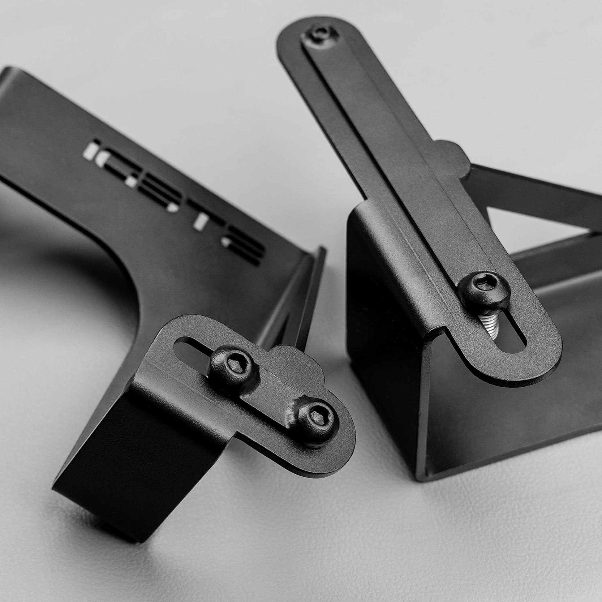 HILUX INNER GRILLE BRACKET