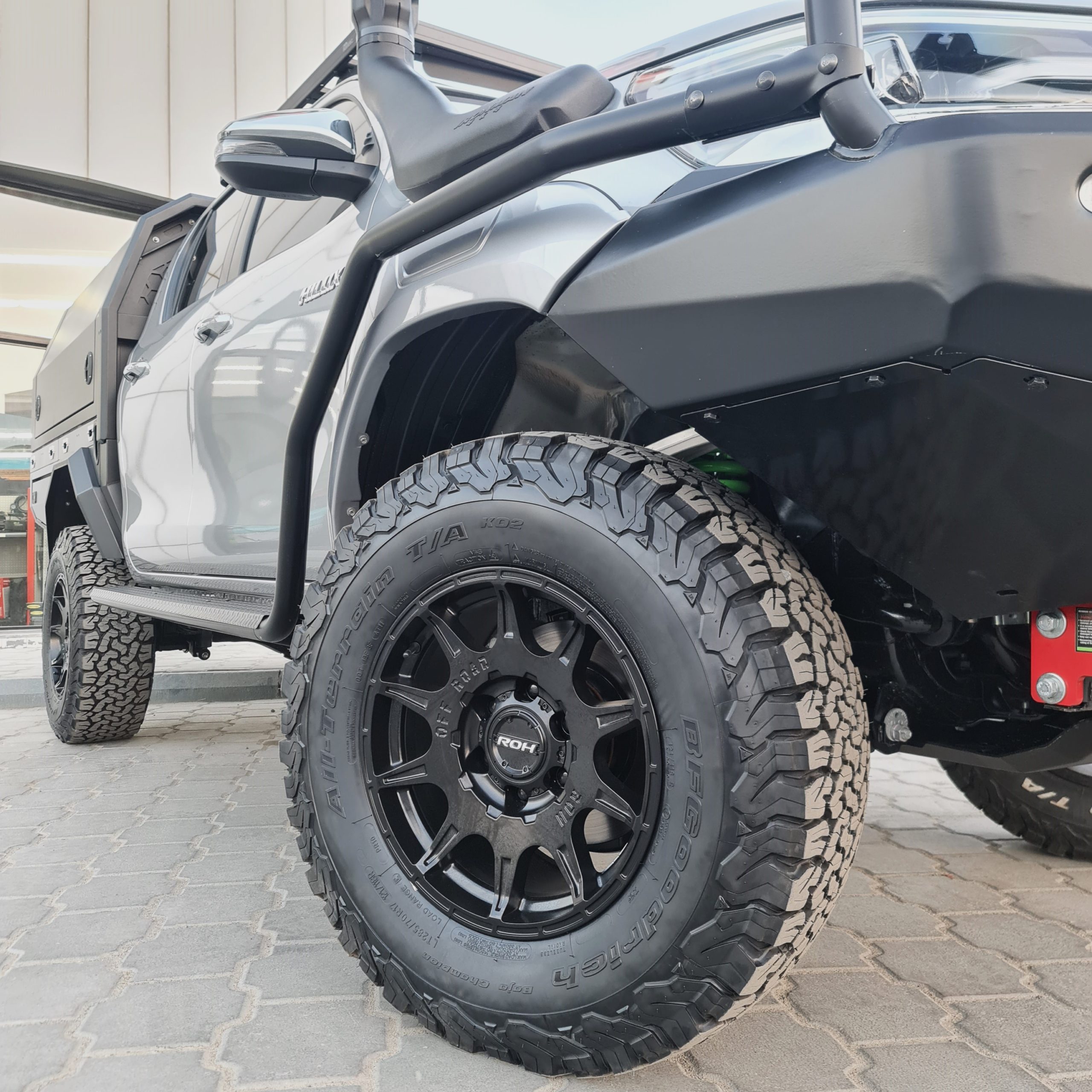HILUX REVO 2015+ STEEL SIDE STEPS & RAILS