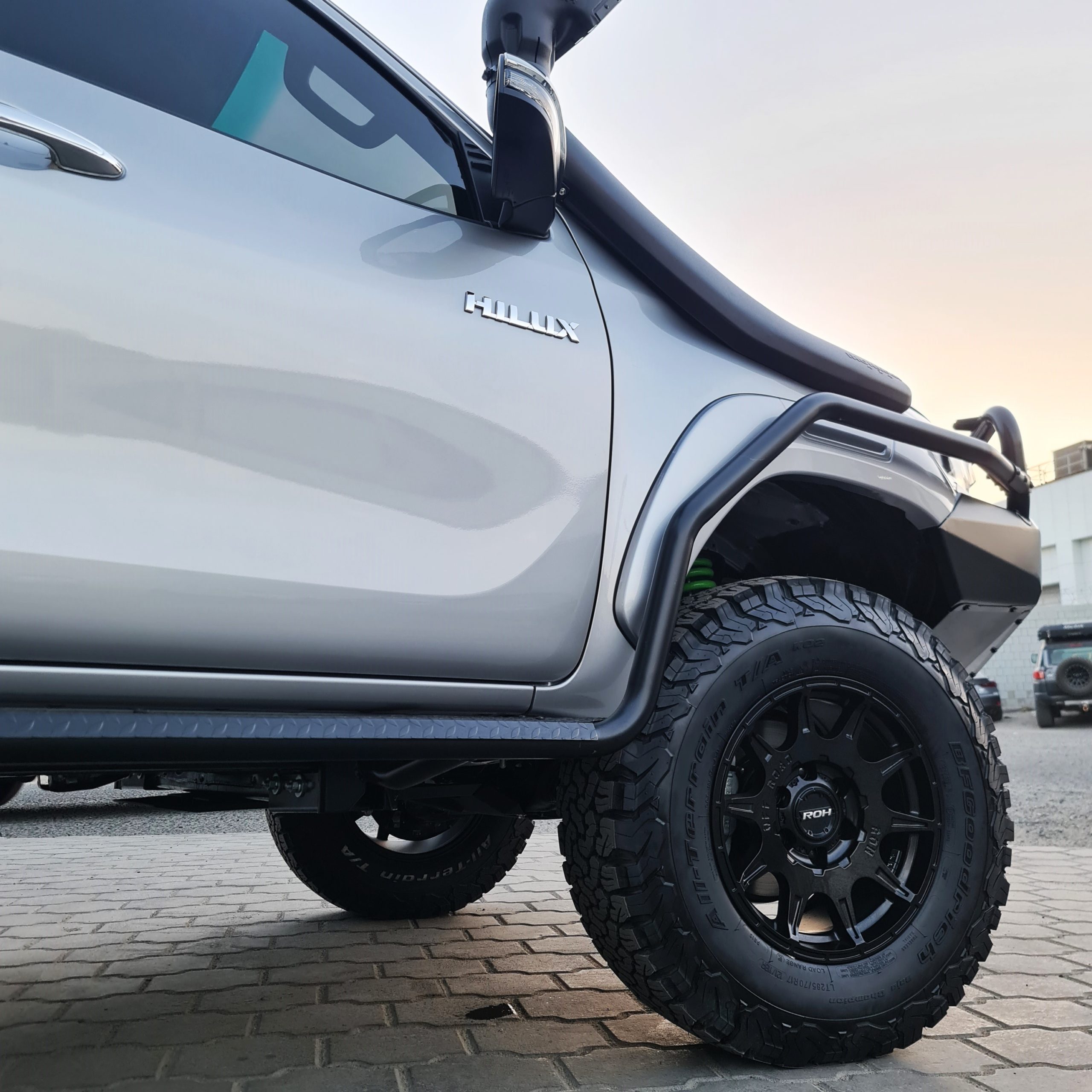 HILUX REVO 2015+ STEEL SIDE STEPS & RAILS