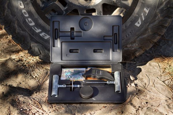 TYRE REPAIR KIT