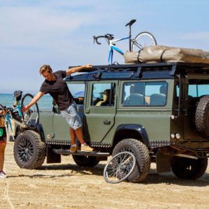 DEFENDER 110 (1983-2016) SLIMLINE II ROOF RACK KIT – KRLD003L