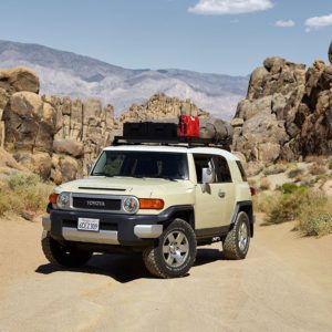 FJ CRUISER (1964mm) SLIMLINE II ROOF RACK KIT – KRTF020T