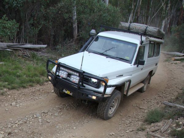 LC78 (2772mm) SLIMLINE II ROOF RACK KIT – KRTL025L