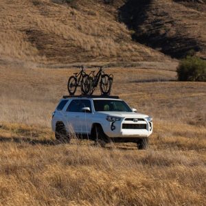 4RUNNER (2010-CURRENT) SLIMSPORT ROOF RACK KIT WITH ACCESSORIES – KSTF001BP