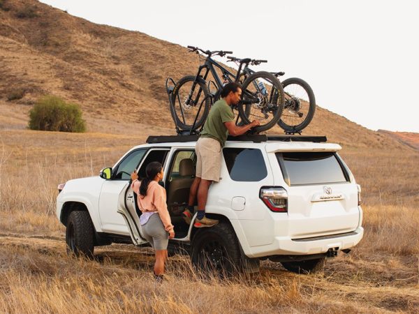 4RUNNER (2010-CURRENT) SLIMSPORT ROOF RACK KIT WITH ACCESSORIES – KSTF001BP