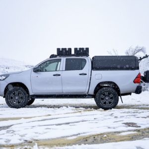 HILUX (2015 – CURRENT) SLIMSPORT ROOF RACK KIT WITH ACCESSORIES