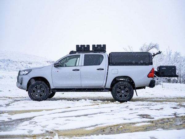 HILUX (2015 – CURRENT) SLIMSPORT ROOF RACK KIT WITH ACCESSORIES