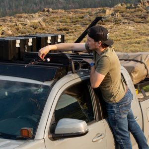 TACOMA (2005-CURRENT) SLIMSPORT ROOF RACK KIT WITH ACCESSORIES