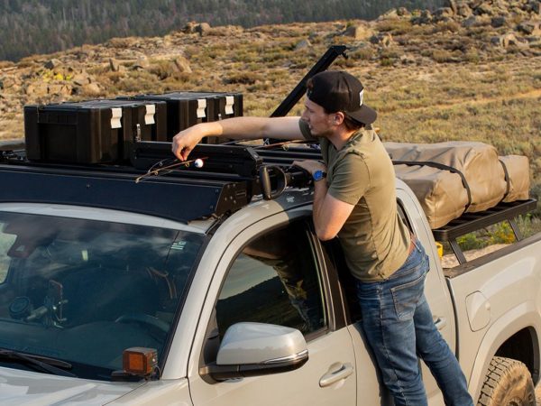 TACOMA (2005-CURRENT) SLIMSPORT ROOF RACK KIT WITH ACCESSORIES