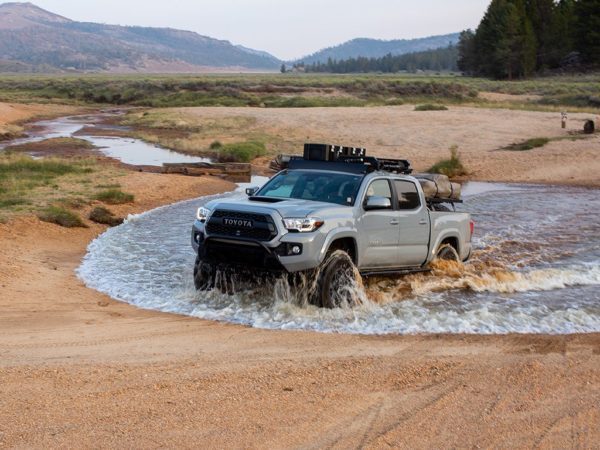 TACOMA (2005-CURRENT) SLIMSPORT ROOF RACK KIT WITH ACCESSORIES
