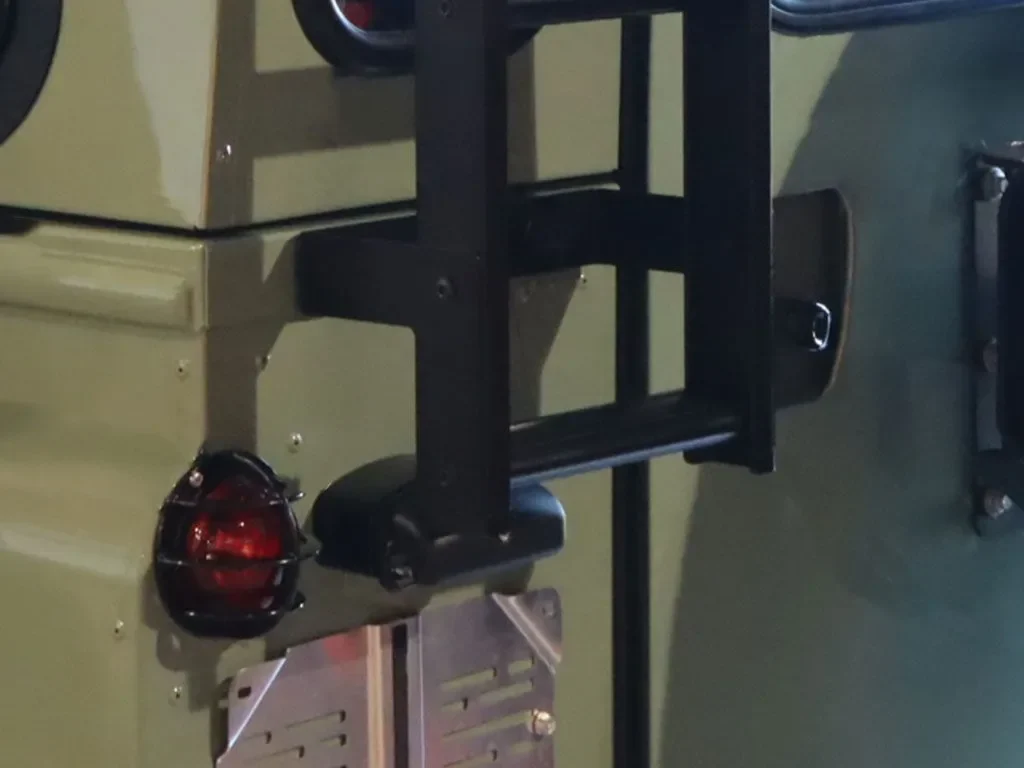 DEFENDER 90/110 (1983-2016) LADDER