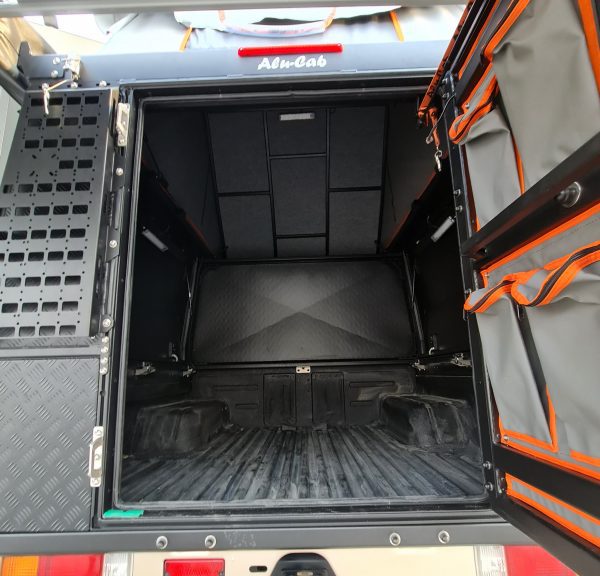 LC79 CANOPY CAMPER