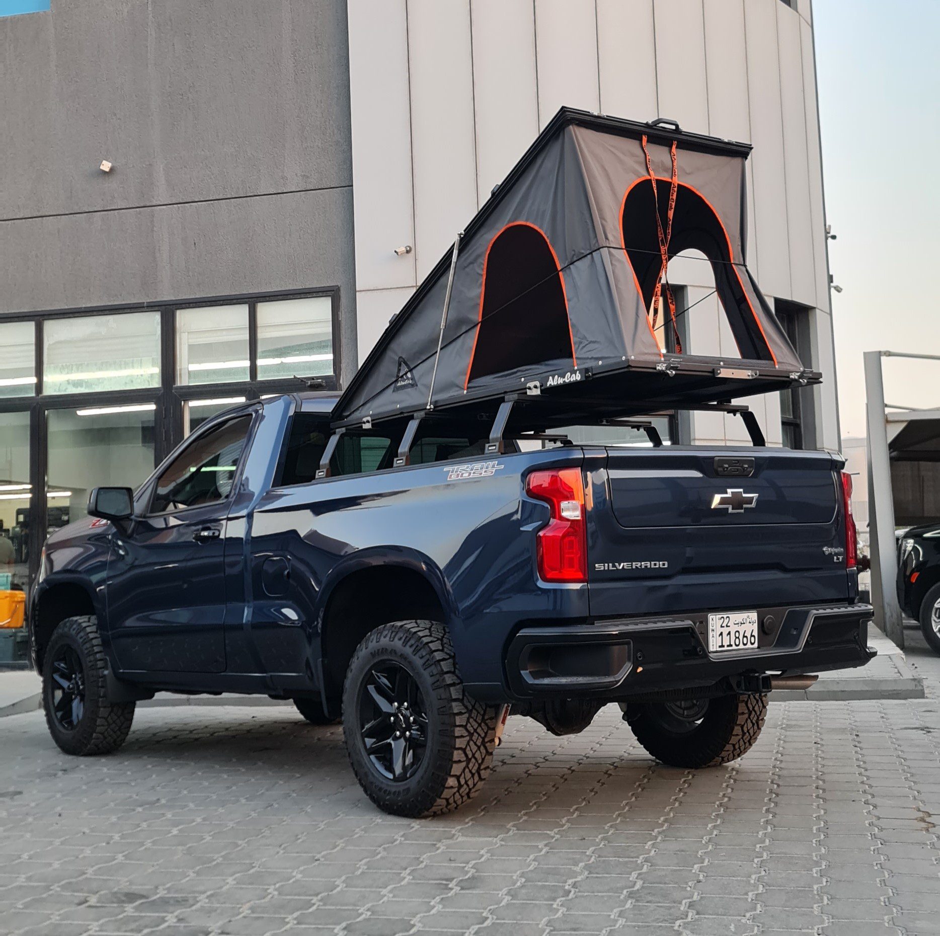 LT-50 LIGHTWEIGHT ROOFTOP TENT