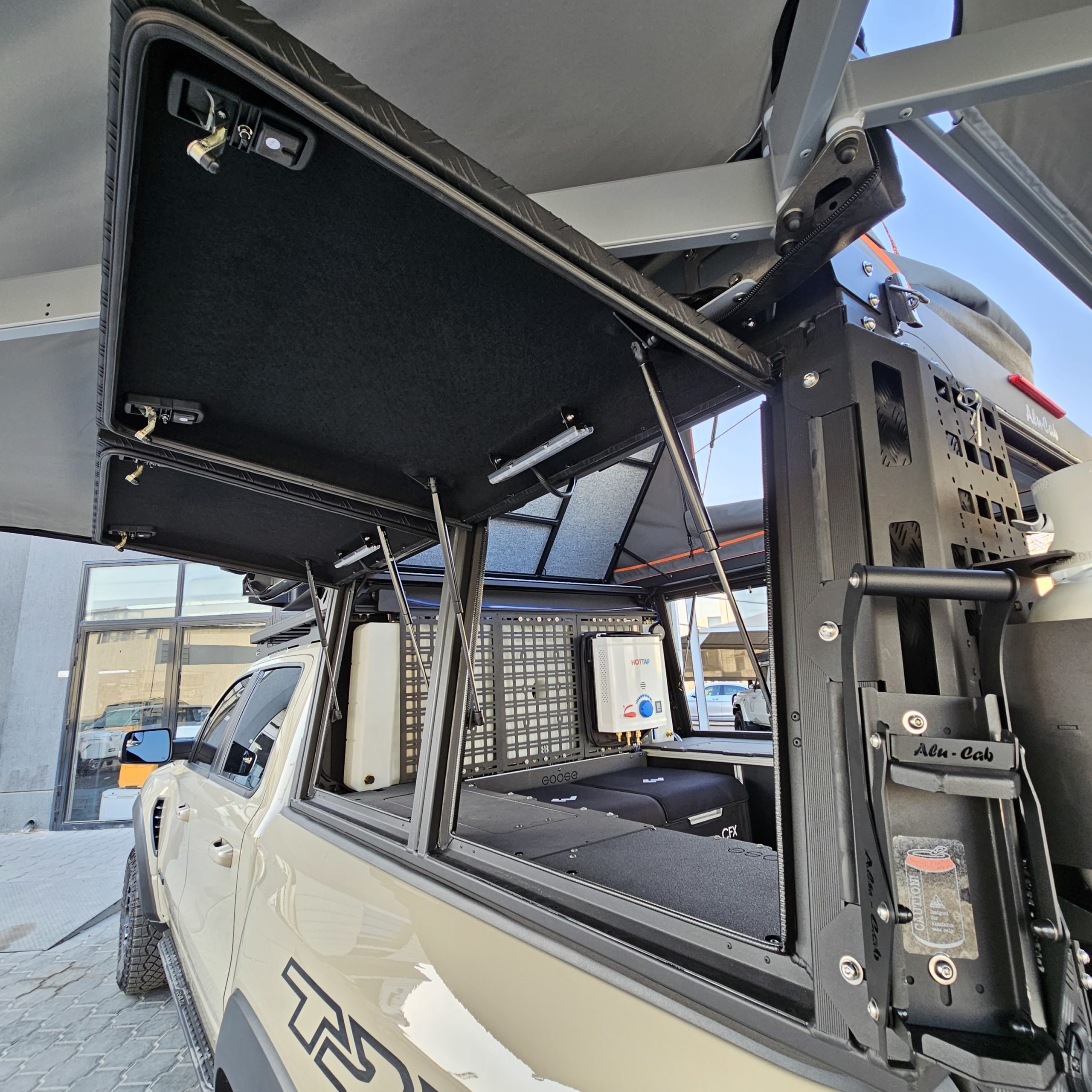 RAM 1500/2500/3500 ALU-CABIN