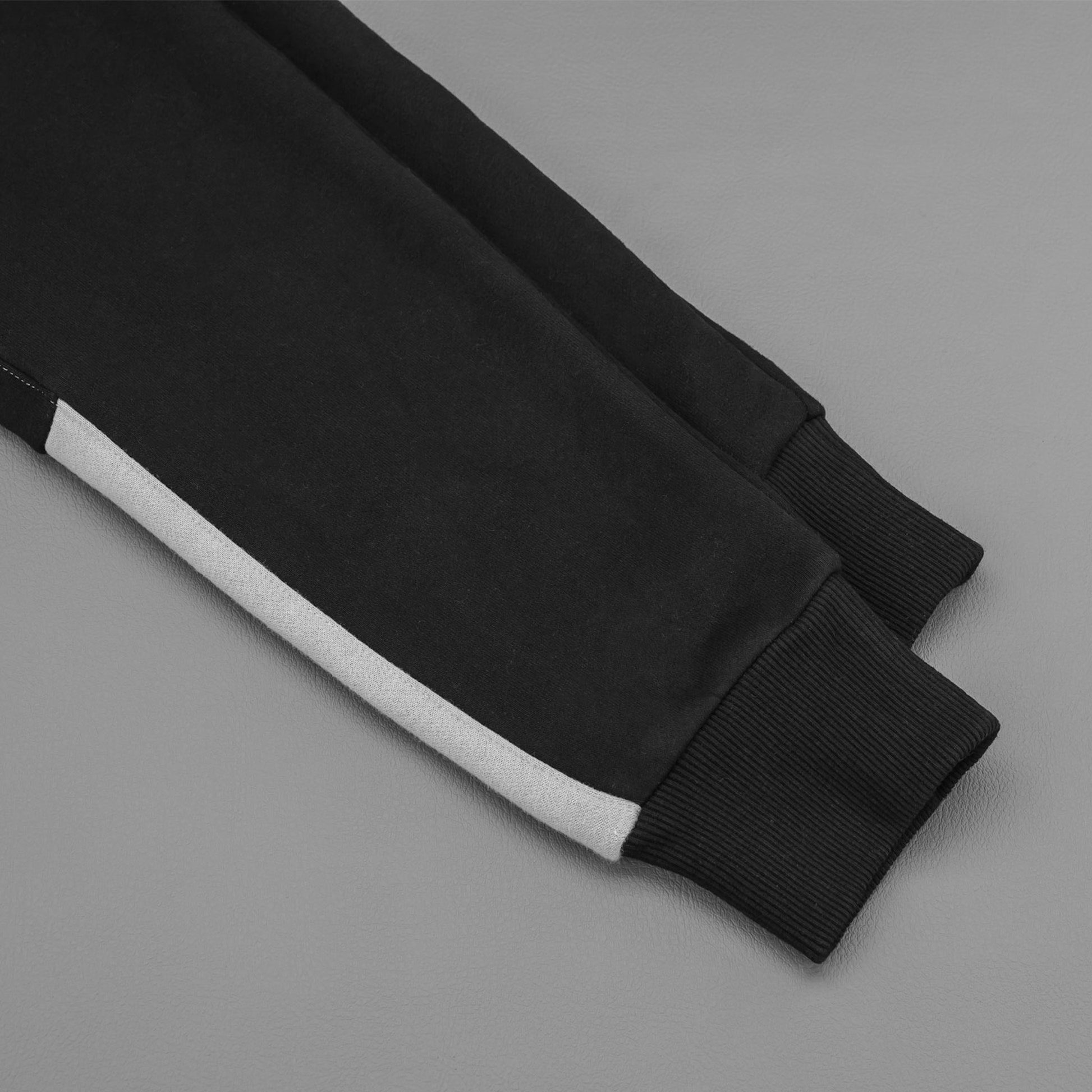 STEDI HOODIE SLEEVE JUMPER | BLACK
