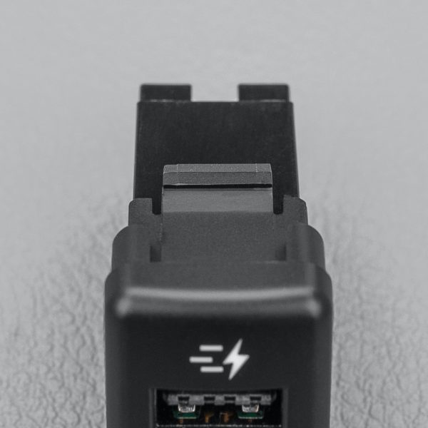Tall Type Dual USB To Suit Toyota