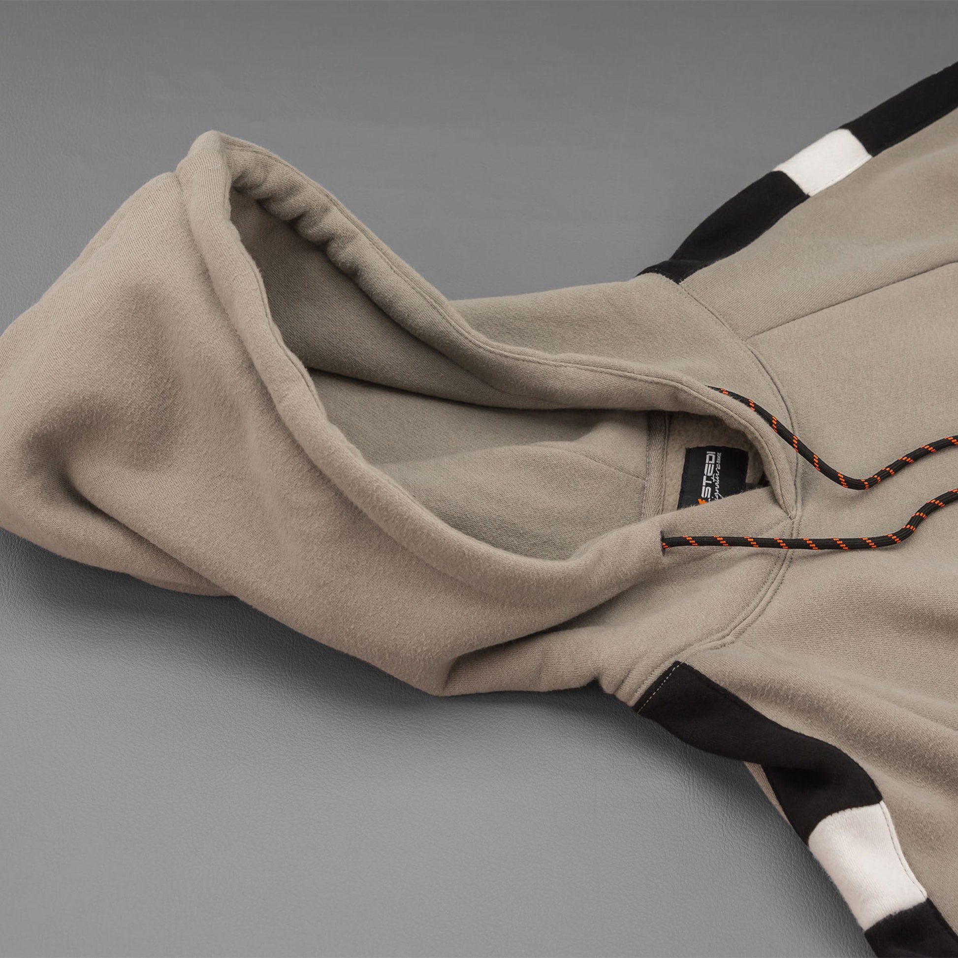 STEDI HOODIE SLEEVE JUMPER | TAN