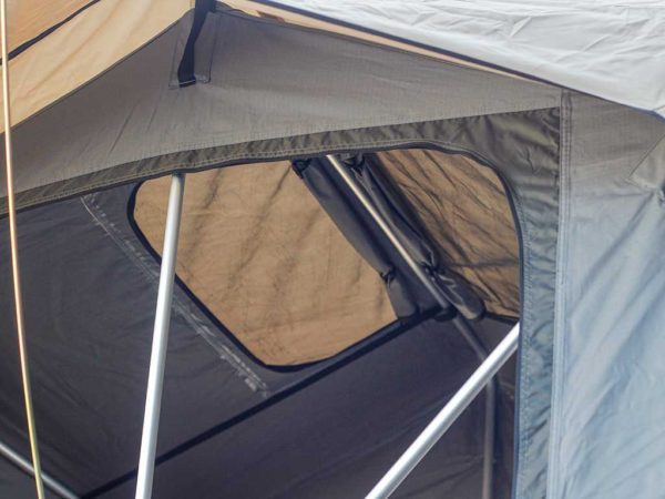 ROOF TOP TENT – BY FRONT RUNNER