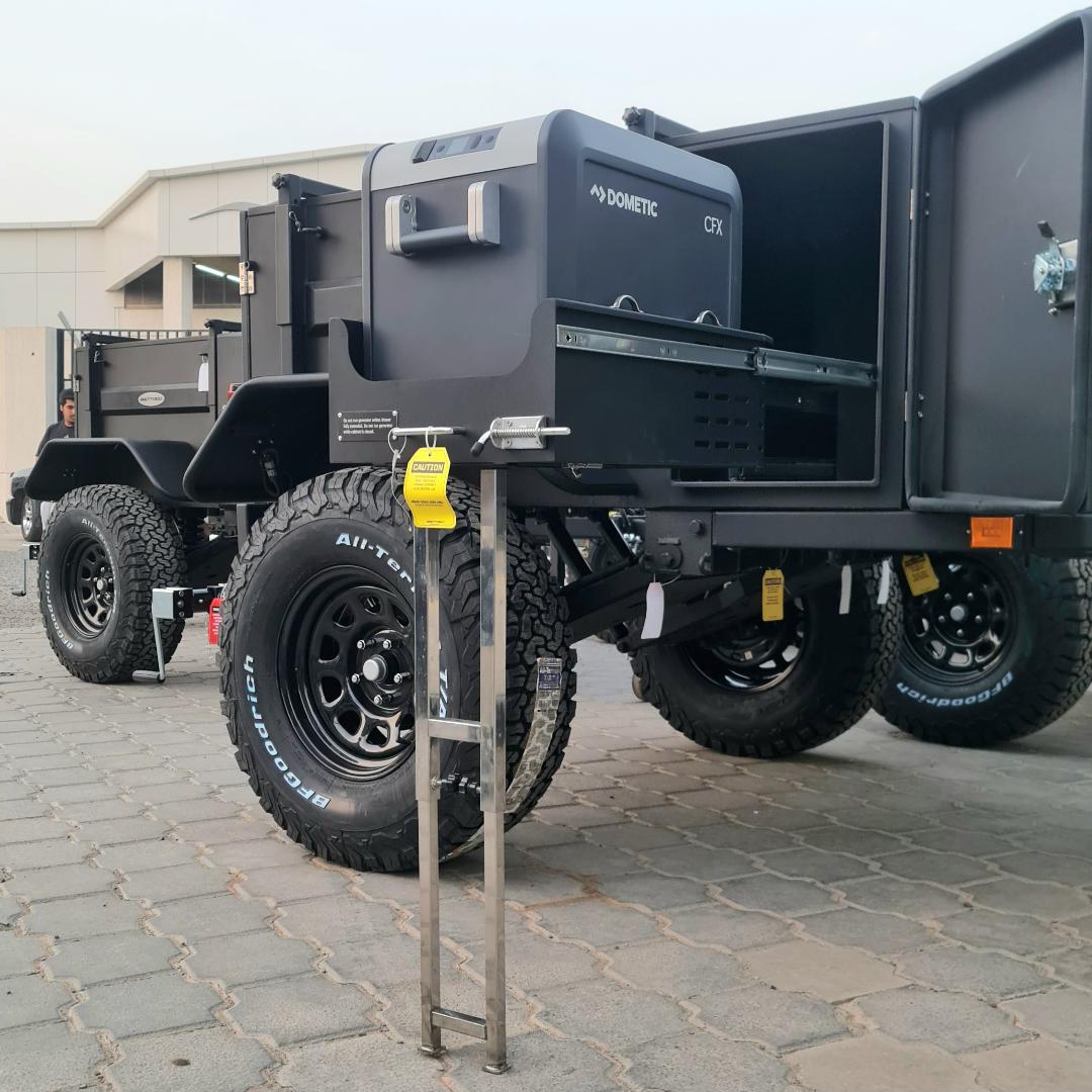 SCOUT TRAILER includes roofrack, awning and shower box